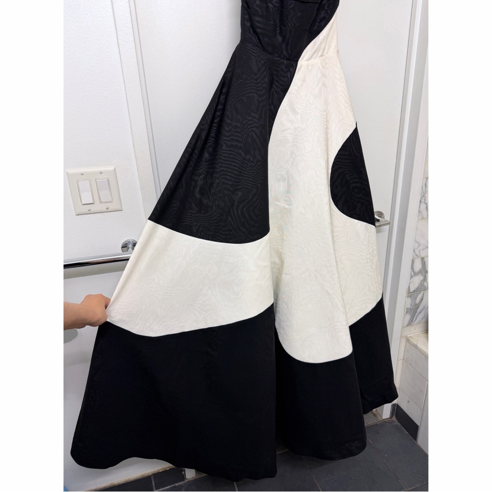 Alice + Olivia Bridgette Maxi Gown Dress Black Off White Ivory Wave Moire 4 - Picture 6 of 16